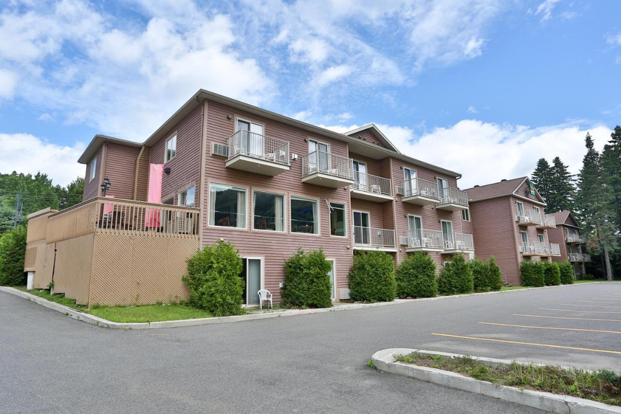 Hotel Le Versailles Saint-Sauveur-des-Monts Εξωτερικό φωτογραφία